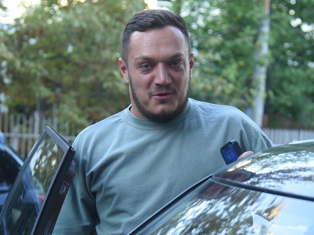 Gastozove komšije razvezale jezik! Otkrile šta radi iza zatvorenih vrata: Muzika i galama iz stana...