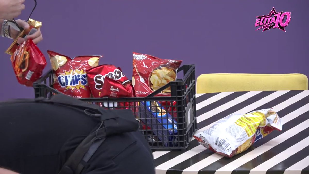 Pokazao da je široke ruke: Odabrani pred prvu žurku u Eliti 10 dobili specijalno iznenađenje! (VIDEO)
