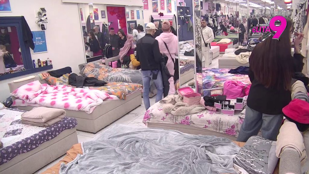 Haos u spavaćoj sobi! Bora rešio da ubaci Cimija u Boginjin krevet, ona doživela pomračenje! (VIDEO)