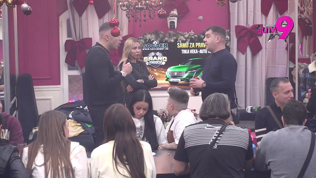 Haos za crnim stolom! Ivan pokušava da svali sve na Aneli, puca od ljubomore na Anđela, Asmin ga prozreo i razotkrio: Branio ju je i kad je u pravu i kada nije, tako sam i ja Maju, ZALJUBLJEN JE (VIDEO)