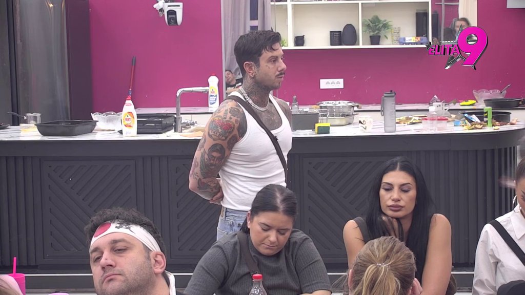 Poniženje za poniženjem: Anđelo i Filip unakazili Anitu, ona od očaja ne može da dođe sebi (VIDEO)