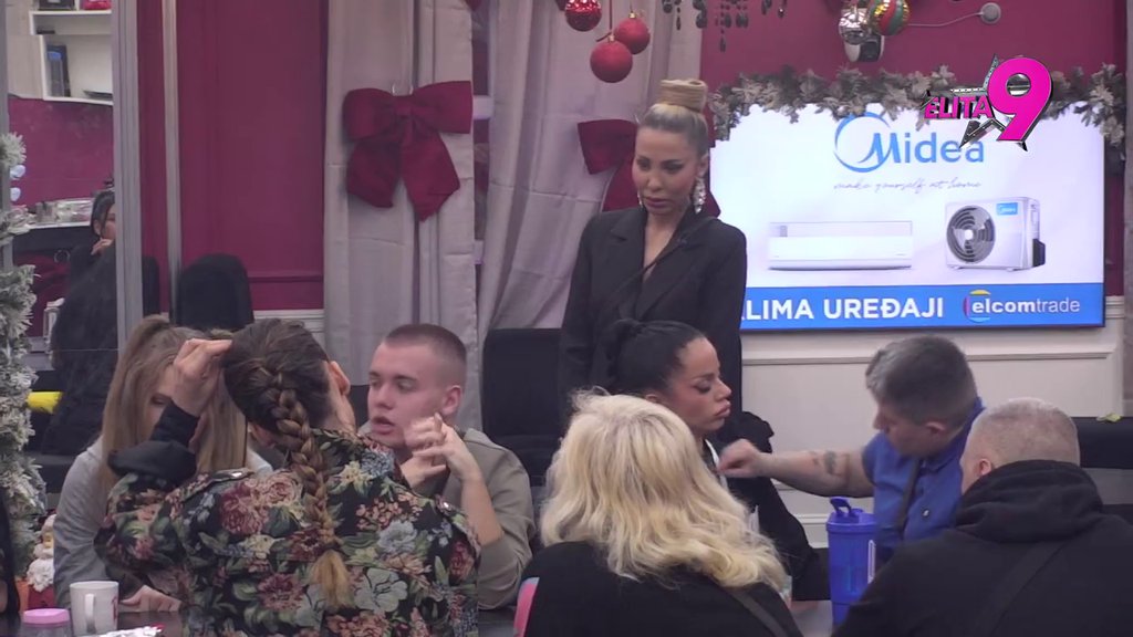 Napila bi se i isto uradila... Luka smatra da je Aneli NOTORNA LAŽOVČINA, ona otkrila ko je veći džentlmen - Vujović ili Asmin?! (VIDEO)