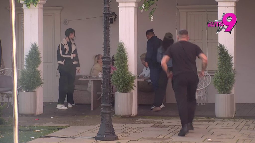 OBEZBEĐENJE GA OPKOLILO! Bora urla iz petnih žila na Hanu i Uroša: Tri zuba u glavi nema Oliva, a tebe ću da PLJUJEM CEO DAN! (VIDEO)