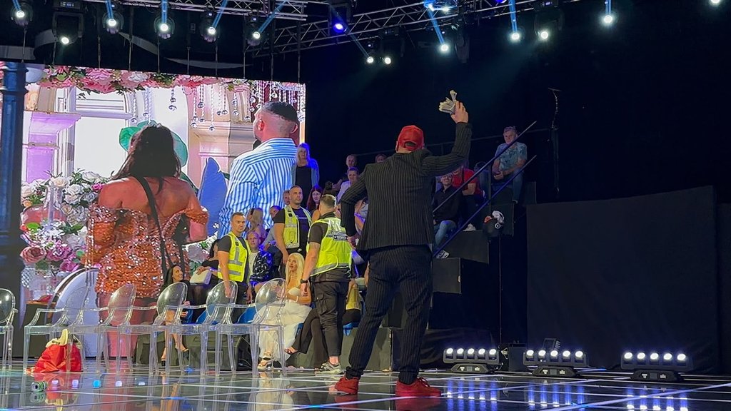 OPŠTI HAOS U STUDIJU! Luka zaratio sa bivšim cimerima, pa počeo da budžete koje je ukrao iz Bele kuće! (VIDEO)