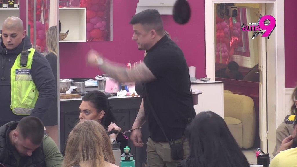 Obezbeđenje u pripravnosti! Santana i Terza urnišu jedan drugoga, Bora ga pecnuo: Ti si našoj devojci napravio dete (VIDEO)