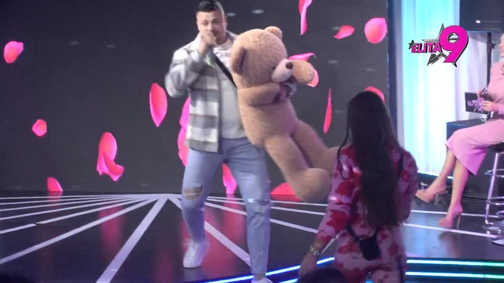 Ljubav pobedila sve prepreke: Terza emotivnih stihovima dao svima do znanja da su Sofija i on jači nego ikad! (VIDEO)