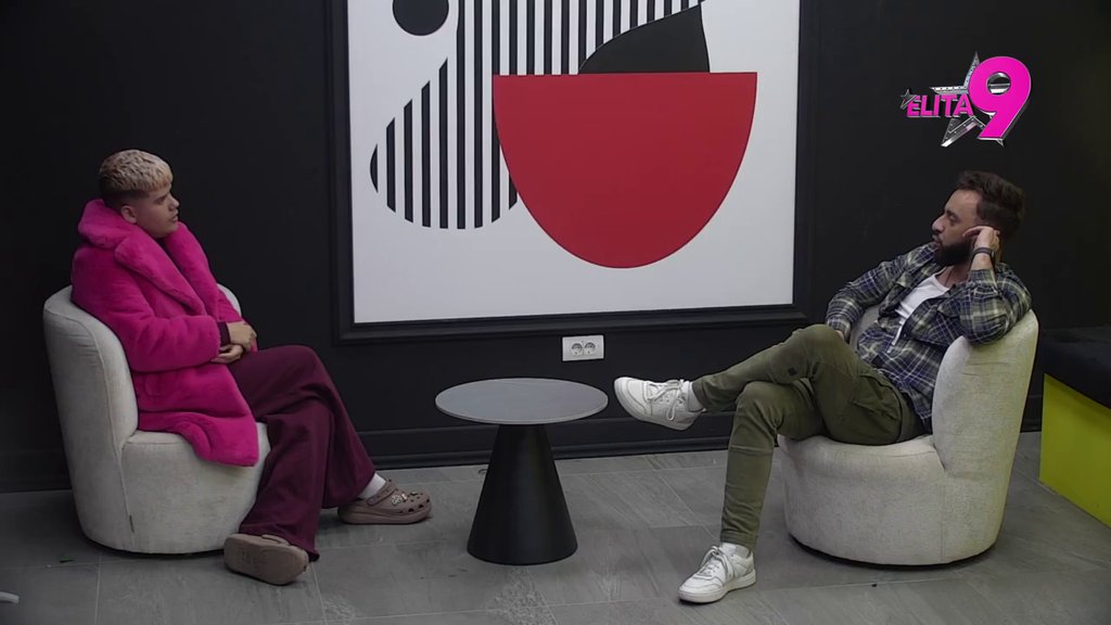 Ona propada, klasično se sprda sa njom: Uroš misli da je Anita postala Bebica 2, Luka od nje napravio šizofrenu ludaču! (VIDEO)