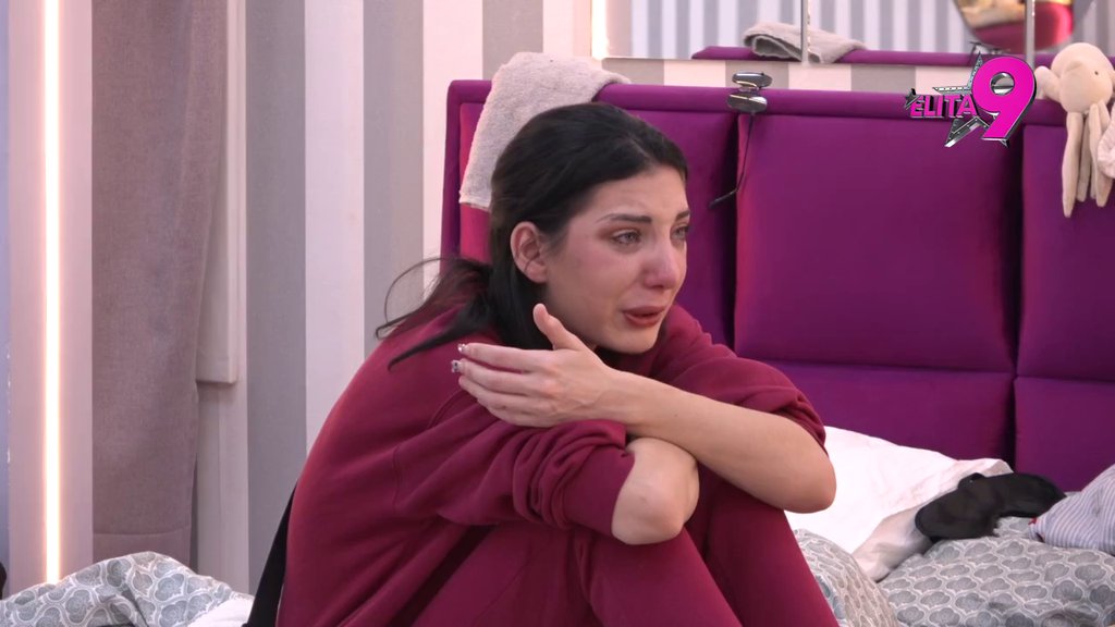 Ne želim da mi budeš blizu: Hana pokušava da osvesti Neria i dobije njegovu zaštitu, ali totalno uzalud! (VIDEO)