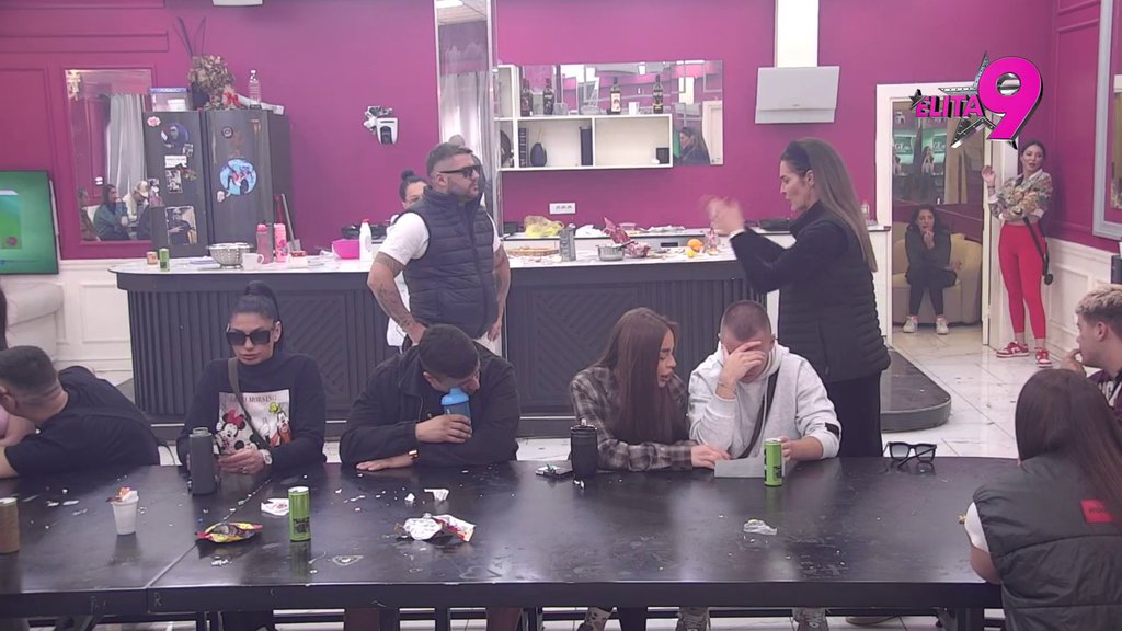 ŠOK! Asmin spreman da okrene leđa porodici zbog Maje, Durdžićima neće biti dobro zbog njegovog odgovora! (VIDEO)