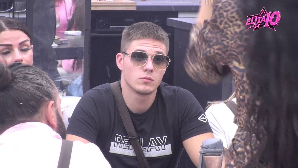 Rešetanje malim budžetima: Poršelina bez dlake na jeziku sasula učesnima sve u lice! (VIDEO)
