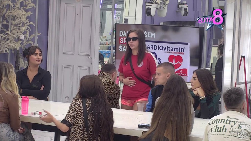 Izlazim kao gubitnik: Gastoz pozvao sve da glasaju za Anđelu, ona otkrila da se borila mesecima sa ljudima koji je prozvaju zbog prošlosti, pa priznala da izlazi kao GUBITNIK (VIDEO)