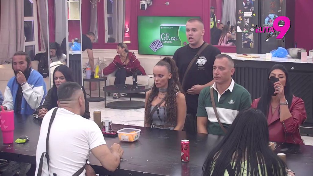 'NJEMU JE BITNIJA TEODORA OD DECE' Uroš vratio Bebicu na fabrička podešavanja, sasuo mu istinu u lice, a onda Delićki pomenio roditelje: Dozivaš majku, a uživaš u njegovom ponašanju (VIDEO)