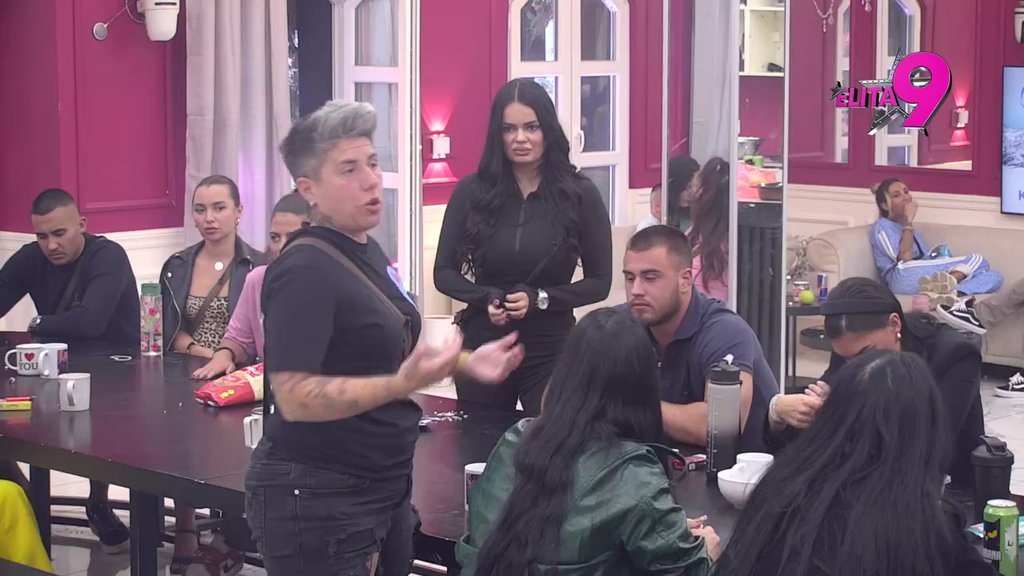 Učesnici odgovorili na sva goruća pitanja: Viktor se ježi na Minino klečanje i ponižavanje same sebe, Ivan i Vanja progovorili o svom odnosu! (VIDEO)