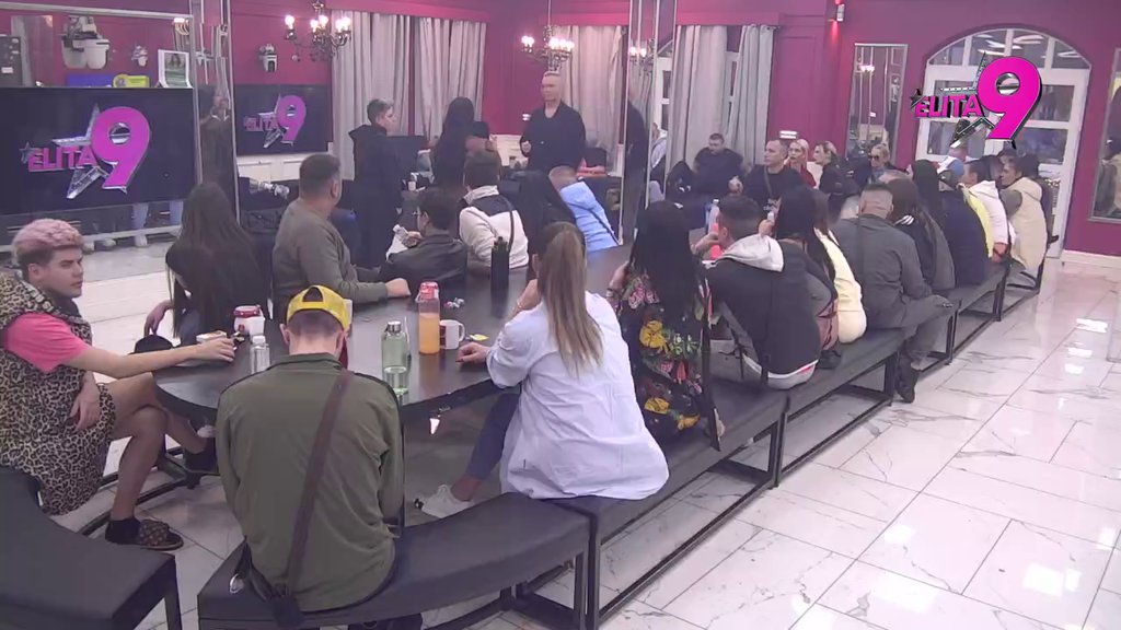 JEDAN POSTO NEPOVERENJA IZAZVALO RUSVAJ! Dragana popucala po šavovima nakon što je Matora istakla da bi joj dala PEDALU nakon saznanja da je imala reakciju na Janjuševo nabacivanje, pa krenula sa PREBACIVANJEM! (VIDEO)