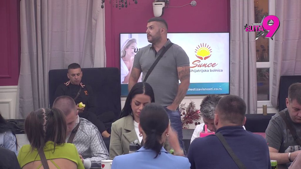 KOLIKO JE SPREMAN DA PROGUTA SVA PONIŽENJA?! Asmin i Maja na stubu osuda od strane učesnika, Uroš ih postavio na mesto (VIDEO)