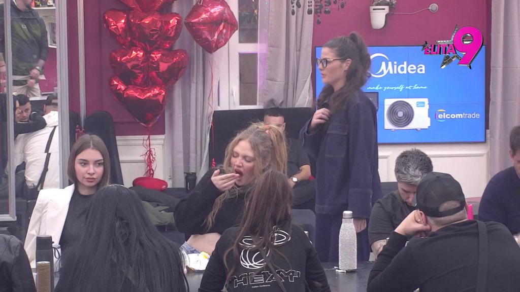 Više ne zna gde bije! Teodora se totalno zapetljala u svojim pričama, evo šta sada kaže na temu strasti sa Filipom (VIDEO)