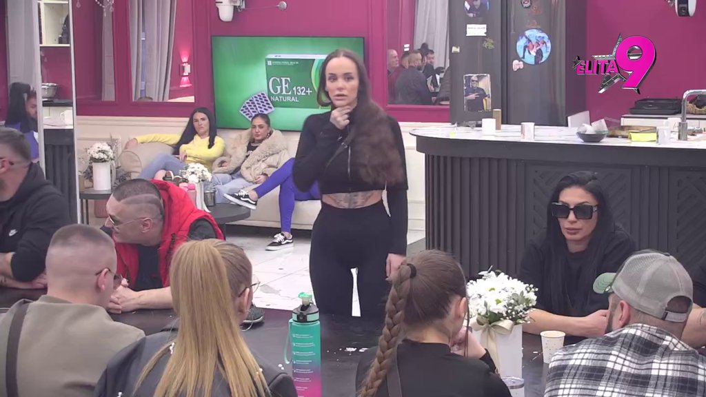 Teodora zamuckuje i drhti joj glas dok priča o Filipu, Bebica zagrmeo: Daje prostora, dvosmisleni su joj odgovori! (VIDEO)