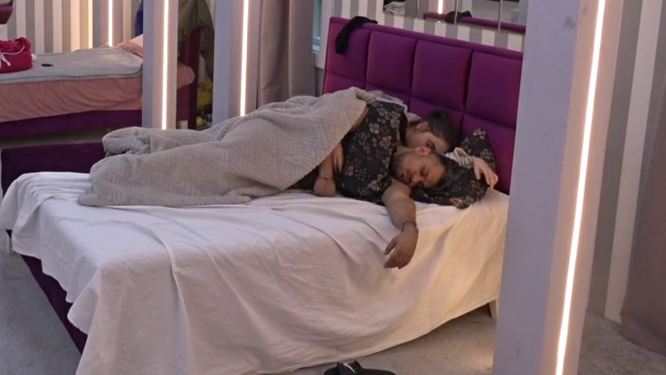 U krevetu Anastasije i Bore cveta ljubav: Ona jednim potezom dokazala koliko ga voli! (VIDEO)