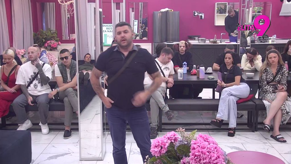 Uzela je ranac sa police i onda je uzela 15.000 i PROKOCKALA je: Ivan ŠOKIRAO sve u kući otkrićem, ukućani bez teksta: Mariju su zvali iz prodavnice... (VIDEO)