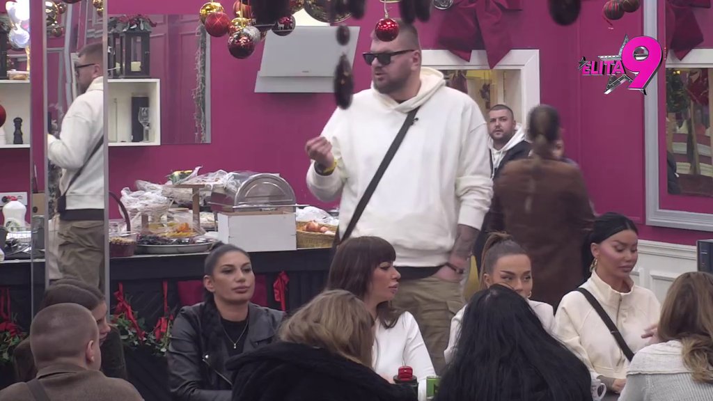 Karambol u Eliti: Uroš i Mića žestoko zaratili zbog Aneli, Janjuš se obratio svim cimerkama i priznao da li će biti s nekom! (VIDEO)