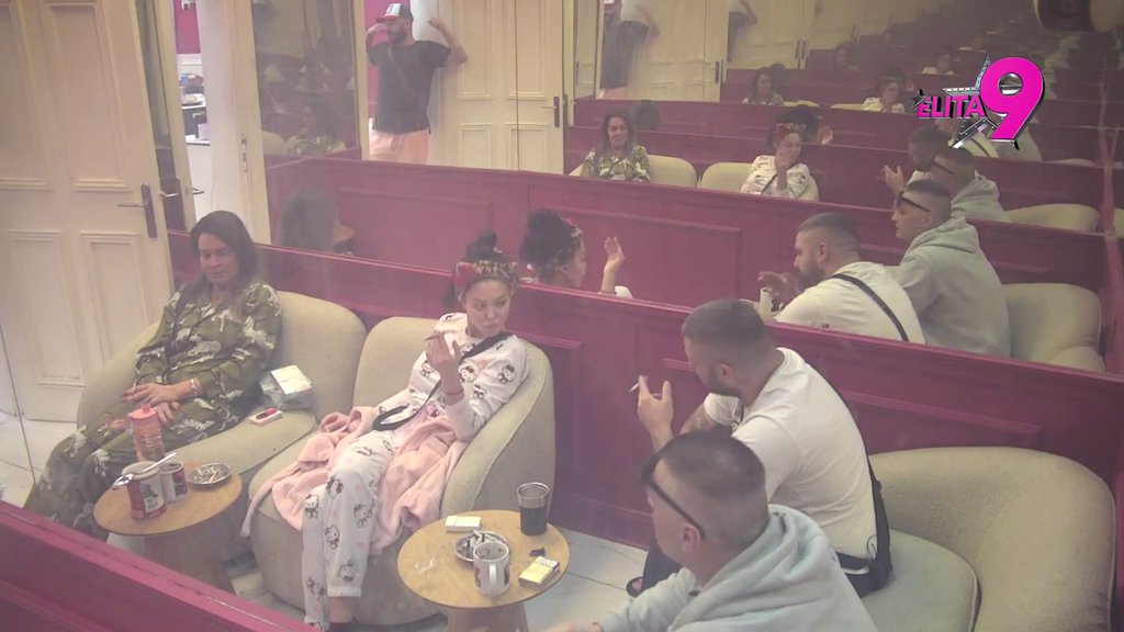 TRI SEKUNDE SU MI POTREBNE DA... Asmin ponudio Maji masažu, ona ga ODUVALA poput KOŠAVE! (VIDEO)