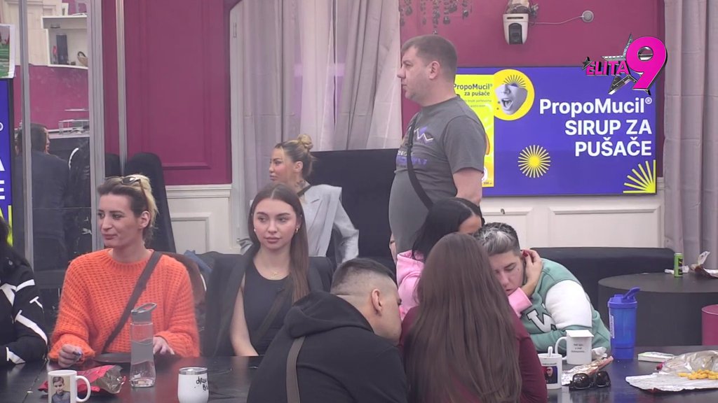 Ne štedi reči! Kačavenda progovorila o pijanom teturanju, Ivan urnisao Aneli i Anđela (VIDEO)