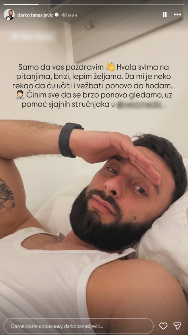 Darko Tanasijević mora ponovo da uči da hoda! Voditelj objavio sliku iz bolnice, evo kako se oseća (FOTO)