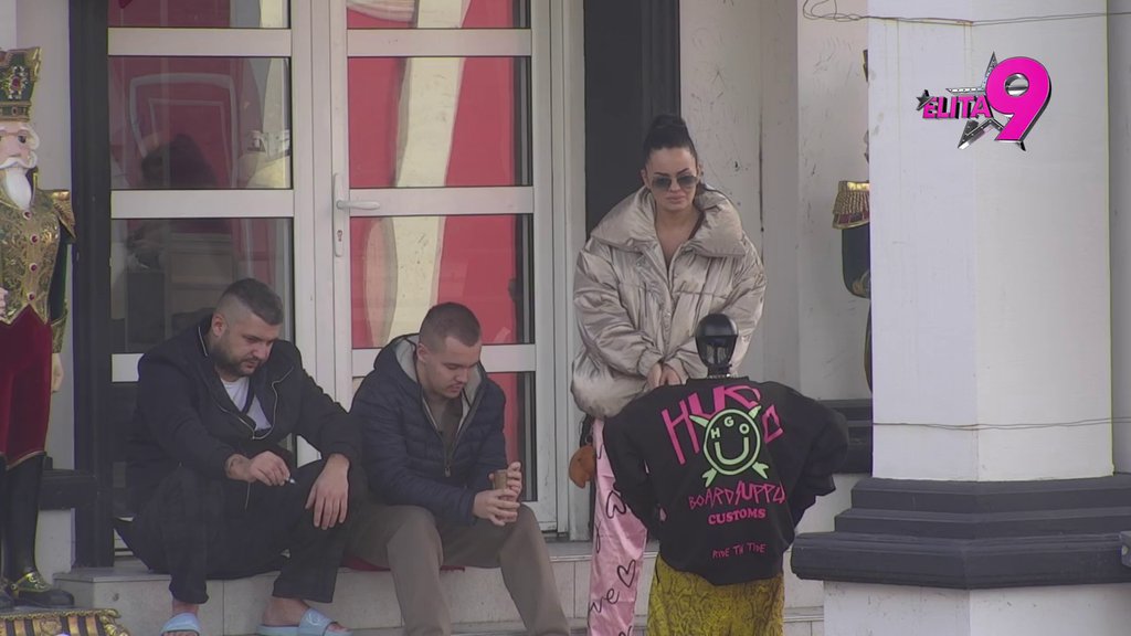 IDE LINIJOM MANJEG OTPORA?! Aneli negira da je ljuta na Jovanu, Dača tvrdi da se Cvijanovićeva poverila cimerima o emocijama prema Asminu: BILA BI SA NJIM, ALI NEĆE ZBOG MAJE! (VIDEO)