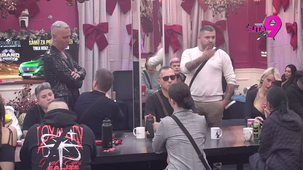 Ne može da pronađe izlaz: Anita pokušava da se izvuče iz navode afere sa Reljom, cimeri je ponovo saterali u ćošak (VIDEO)