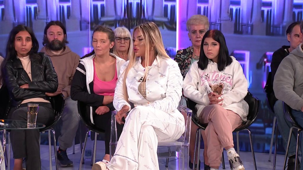 Brutalan kanal Anđele Đuričić: Gledateljka je unakazila za sva vremena i podsetila na greške, ona otkrila da li će se tetovirati s Gastozom! (VIDEO)