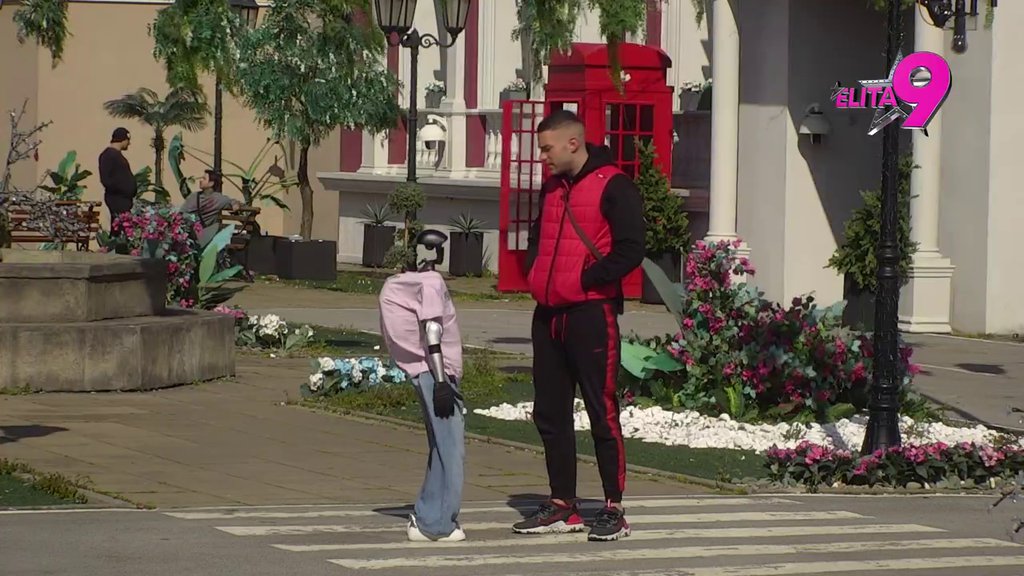 Toša ih stavio na TEŠKE MUKE! Muškarci nemaju blage veze o čemu se radi kada je Osmi mart u pitanju, preznojavali se dok ih je ispitivao! (VIDEO)