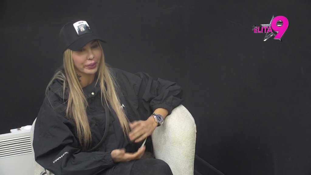 Sujetna je, naučila je pet rečenica koje vrti u krug: Aneli žestoko oplela po Maji, pa zaplakala zbog odnosa sa Asminom (VIDEO)