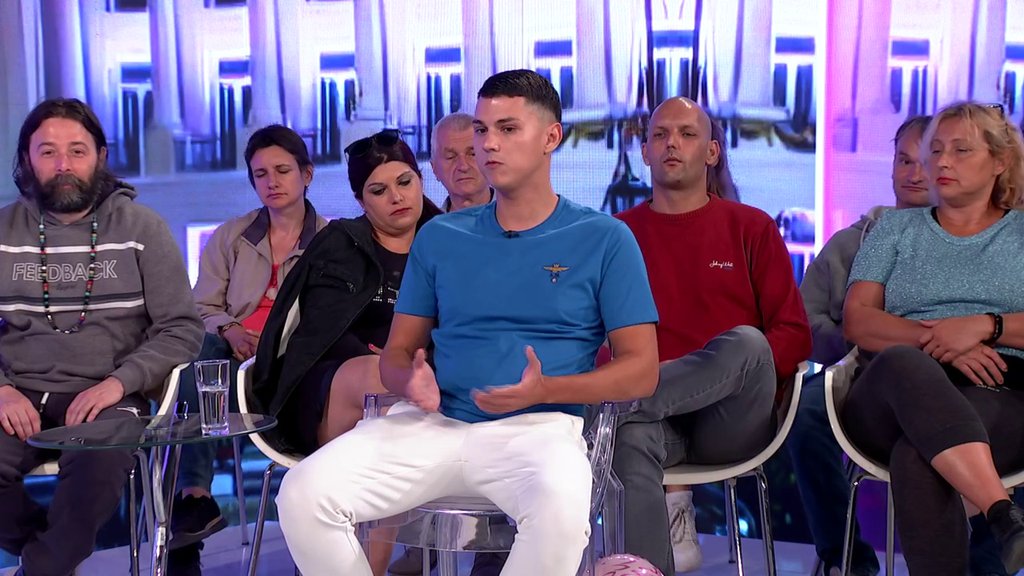 Žestok početak emisije: Gledateljka napala Enu Čolić, Peja otvorio sve karte i otkrio kakve kritike je dobio od PORODICE! (VIDEO)