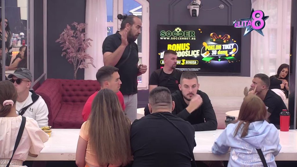 LETI PERJE: Milovan izneo tvrdnju na račun Aleksandrinog odnosa sa bivšim mužem, pa istakao da ju je treznio ispred restorana! (VIDEO)