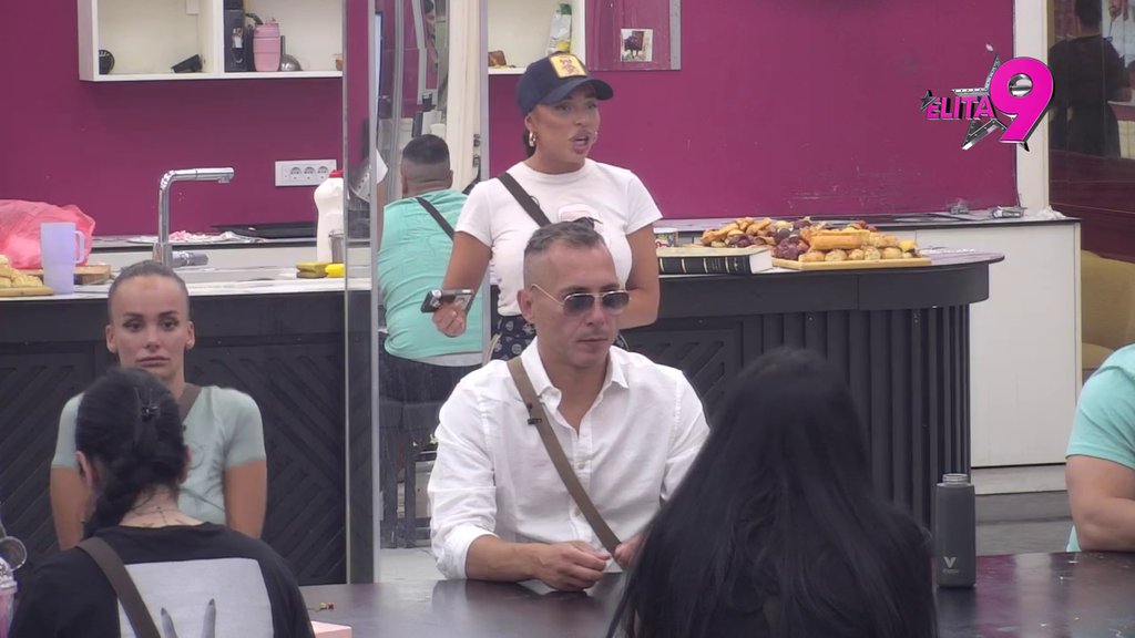 Luka ponovio sve UVREDE KOJE SU SVI IKAD IZGOVORILI za Anitu! Dača mu poručio: Šta ti izgovaraš pred trudnom devojkom, NISI NORMALAN! (VIDEO)