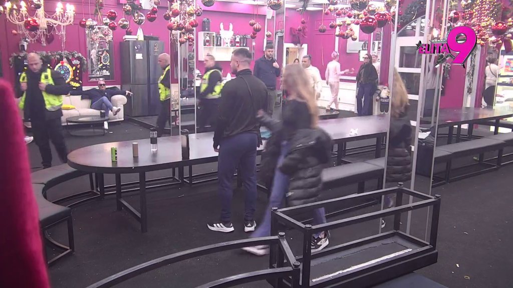 TRESE SE BELA KUĆA! Rada i Miki zaratili tokom snimanja filma: Teraj se, moraš da naučiš da se ponašaš! (VIDEO)