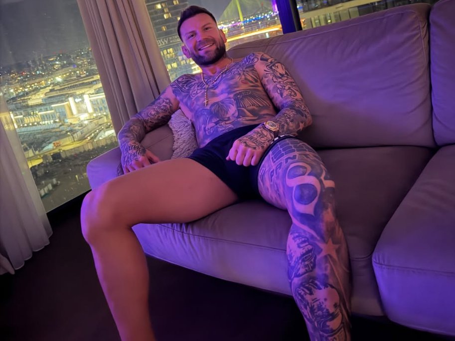 Ne znam kako je Aneli bila s takvim retardom! Stanislav Krofak javno zapretio Asminu: Bude li nastavio da me pominje to malo, debelo g*vno...