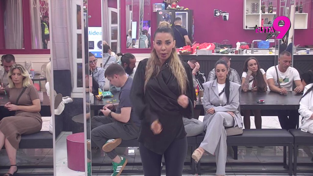 Ovo im je karma, neću ih žaliti! Aneli bez milosi udarila na Durdžiće, pa Maji otvorila oči zbog Asminovih bljuvotina: Pričao mi je... (VIDEO)