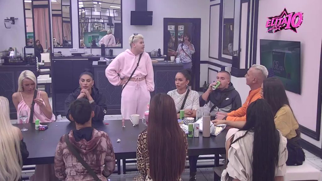 Poršelina skriva namere prema Lauri?! Učesnici je optužili da pokušava da je spusti, kako bi sebe uzdigla, ona zasevala poput groma! (VIDEO)