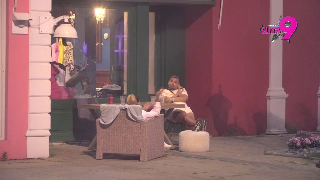 Zavirio u njenu budućnost: Bora otkrio kakvu sudbinu Aneli čeka, evo kakva sudbina je čeka! (VIDEO)