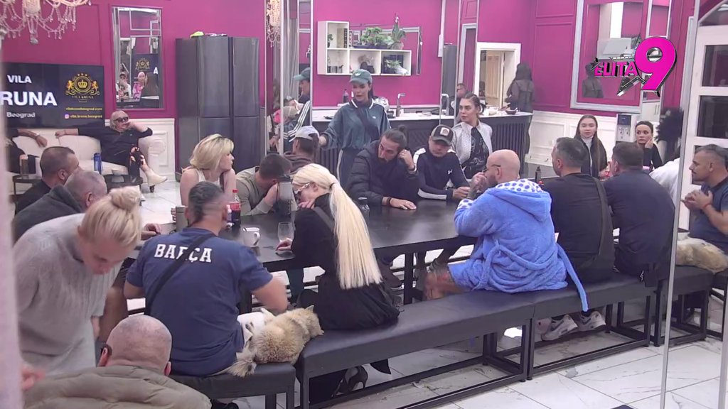 STAVIO SVE KARTE NA STO: Anđelo otkrio da li ima emocije prema Aniti, pa Boginja priznala da li flertuje sa njim! (VIDEO)