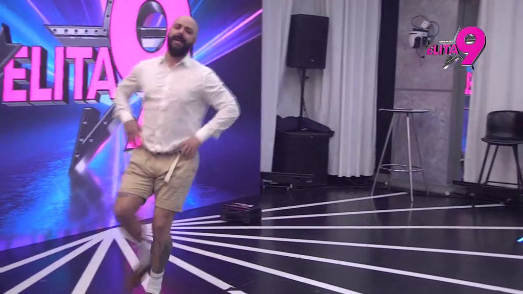 Opštenarodno veselje u Eliti! Luka zaigrao Užičko kolo, odmah mu se pridružili članovi žirija i cimeri (VIDEO)