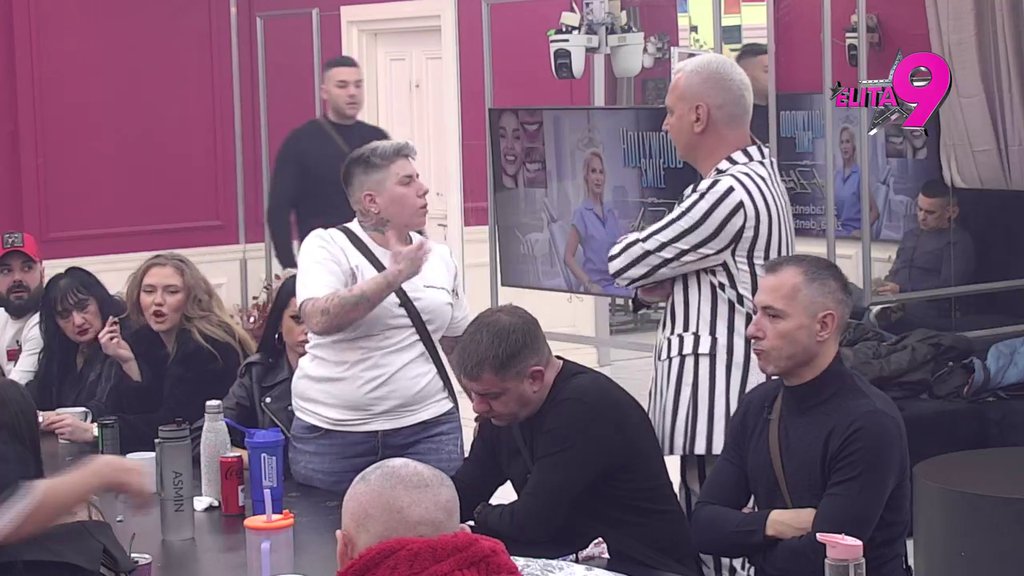 VIDELA SAM SVOJIM OČIMA, POLJUBIO TE JE: Matora tvrdi da je Bora prešao granicu prijateljstva sa Urošem, Santana negirao njene navode, pa napravio PERFORMANS SA STANIĆEM! (VIDEO)