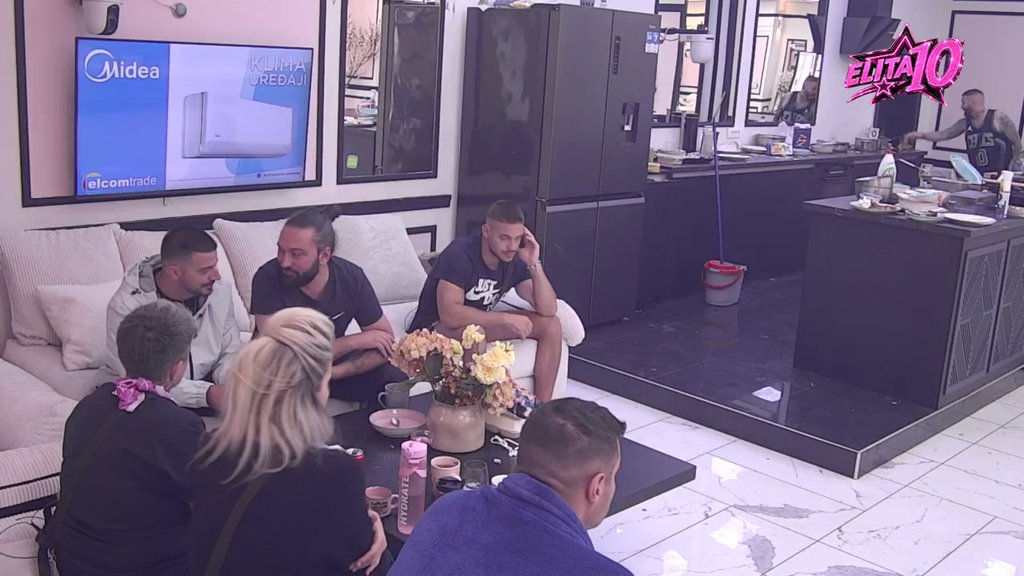 Ne voli nikog sem rijalitija i novca: Matora razvezala jezik, Aneli unakazila za sve pare! (VIDEO)