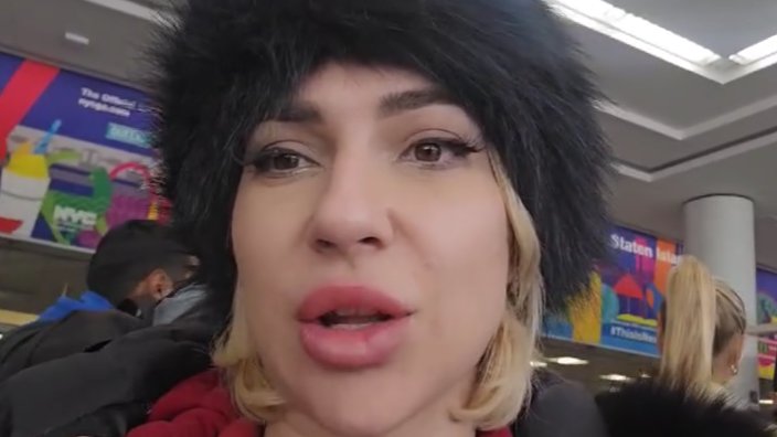 JOVANA JEREMIĆ STIGLA U SAD: Oglasila se sa aerodroma, sačekao je poznati biznismen (VIDEO)