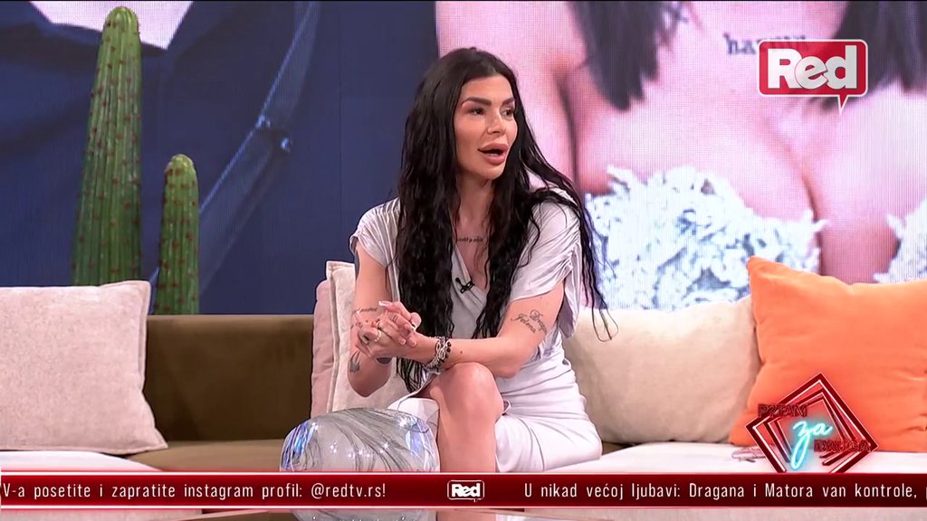 Šmizla razvezala jezik i ne staje! Brutalno unakazila Teodoru Delić žestokim uvredama i otkrila sve o njenoj mutnoj prošlosti: Kupila je moje ostatke, imala orgije... (VIDEO)