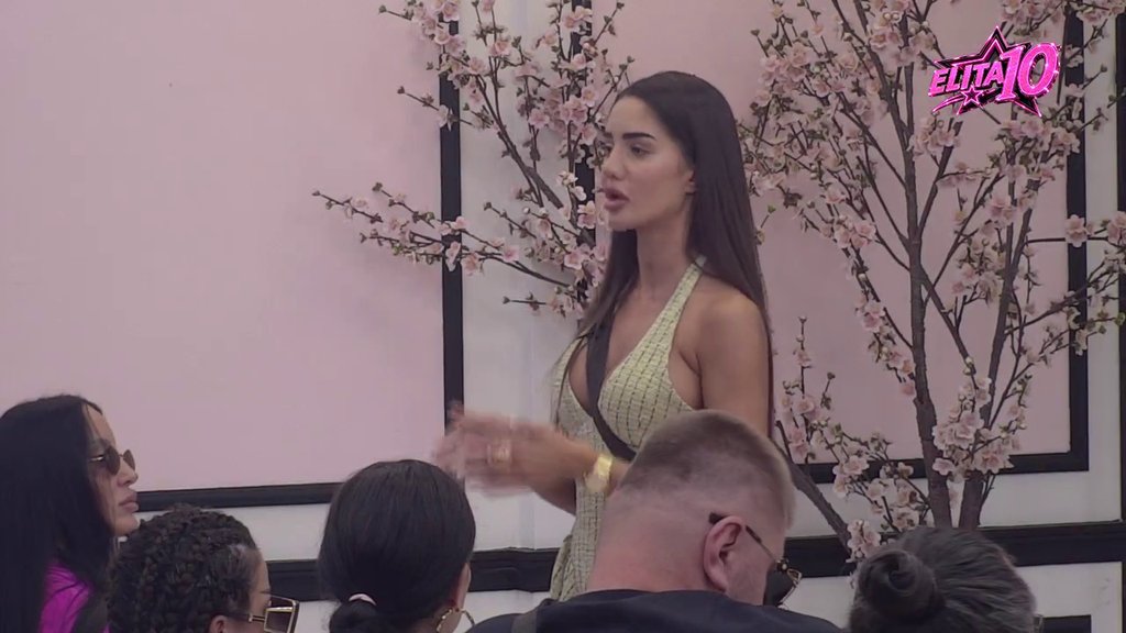 Bukti žestok rat: Anđela, Car i Janjuš udruženim snagama udarili na Aneli, ona urla iz petnih žila! (VIDEO)