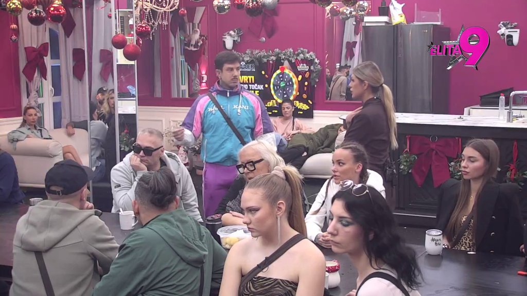 Pukao mu film kao nikad: Đukić razvezao jezik i brutalno unakazio Luku, uveren da je 30 godina prijateljstva prodao zbog rijalitija! (VIDEO)