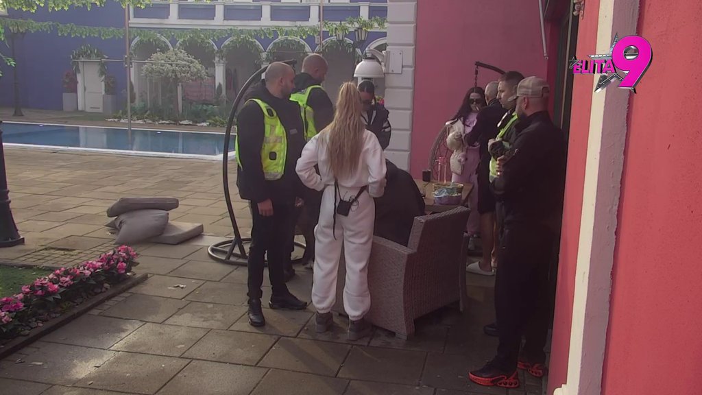 BIZARNOSTIMA NIKAD KRAJA: Aneli ne bira način da povredi Kačavendu, uputila joj SKANDALOZNE reči! (VIDEO)