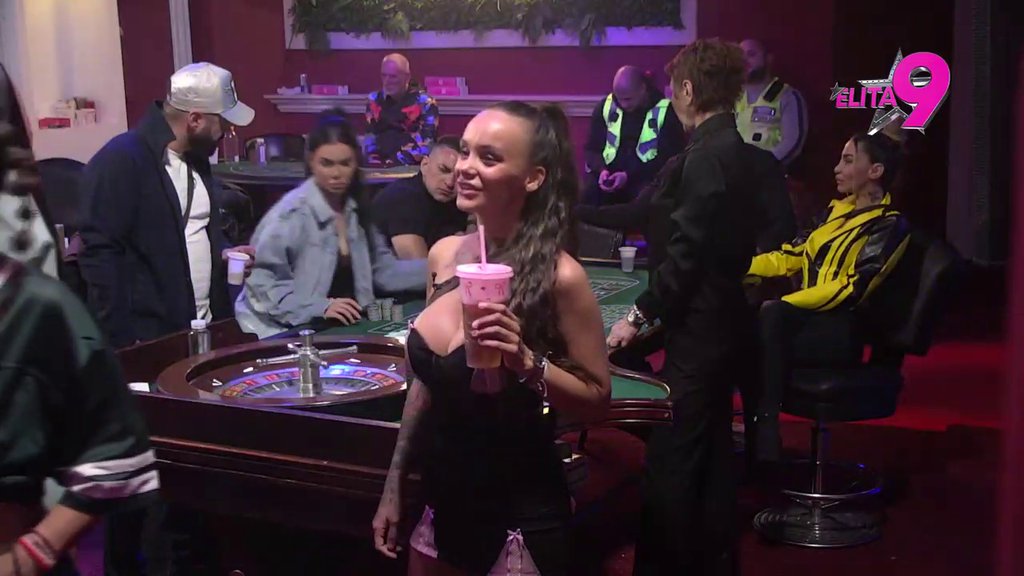 MAGIČNI BRKA U AKCIJI! Filip celo veče muvao Teodoru, Bebica na ivici sloma, prolio more suza i upotrebio sve sile da ih razdvoji, Đukić na kraju u krevet odveo OVU UČESNICU!